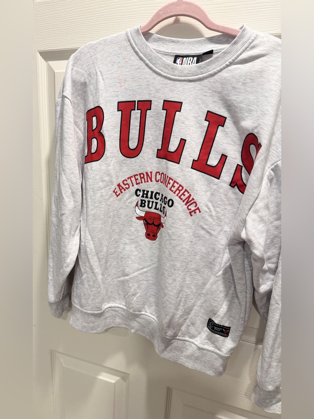 NBA Chicago Bulls Eastern Conference Grey Crewneck Sweatshirt Size 2XS - Picture 6 of 8